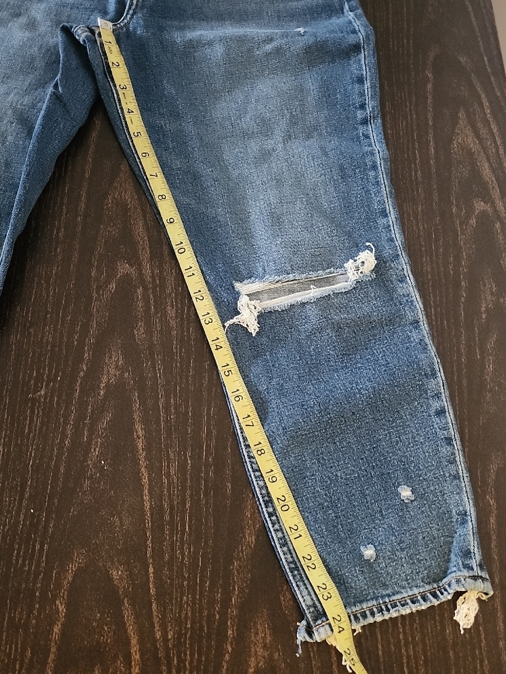 NWT Abercrombie & Fitch The Mom High Rise Cropped Jeans Size 6 / 28 - Picture 3 of 8